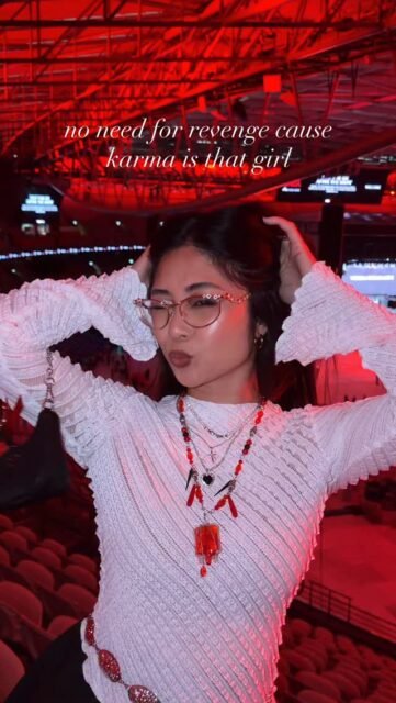 say hi to karma when she comes for a visit 💅🏼